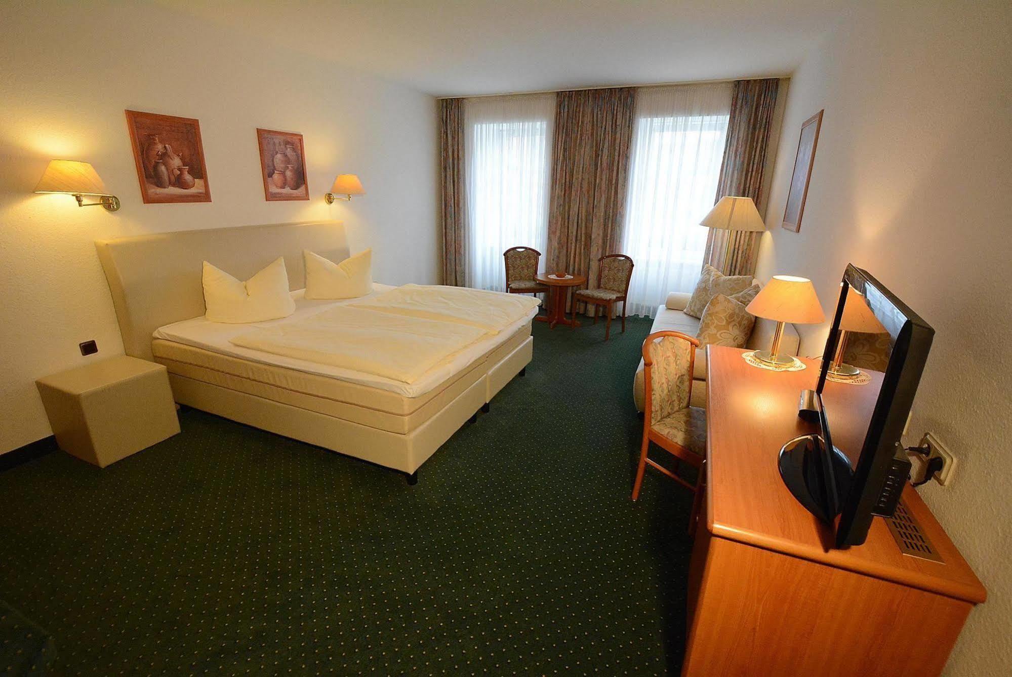 Hotel Evabrunnen Бишофсверда Екстериор снимка